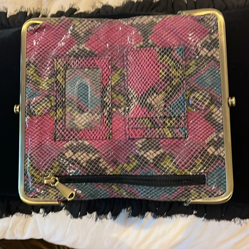 Hobo wallet clutch.  Holds phone, cards. - Picture 2 of 7